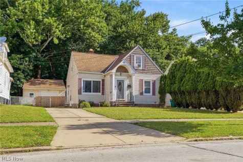 16705 Raymond Street Maple Heights OH 44137