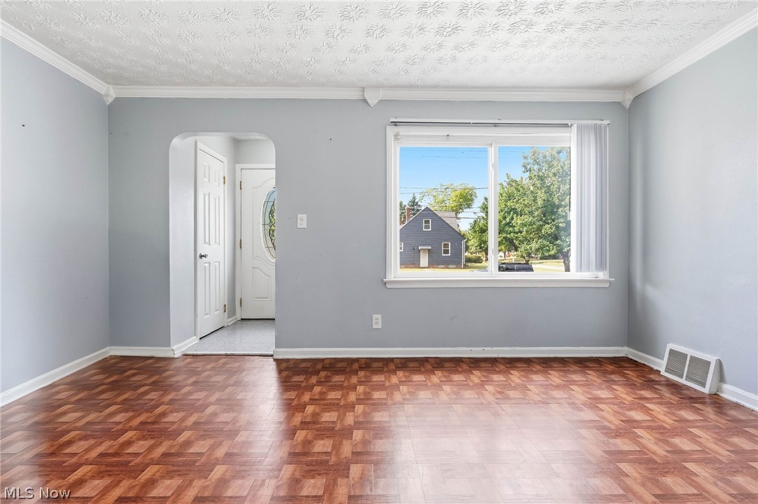16705 Raymond Street Maple Heights OH 44137