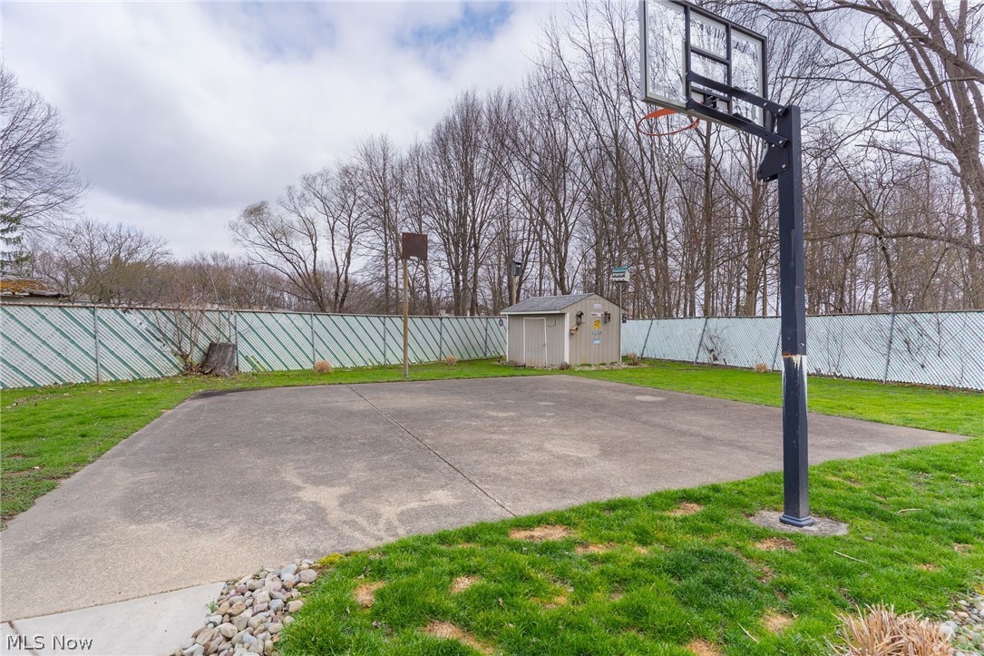 545 Meadowland Court Hubbard OH 44425