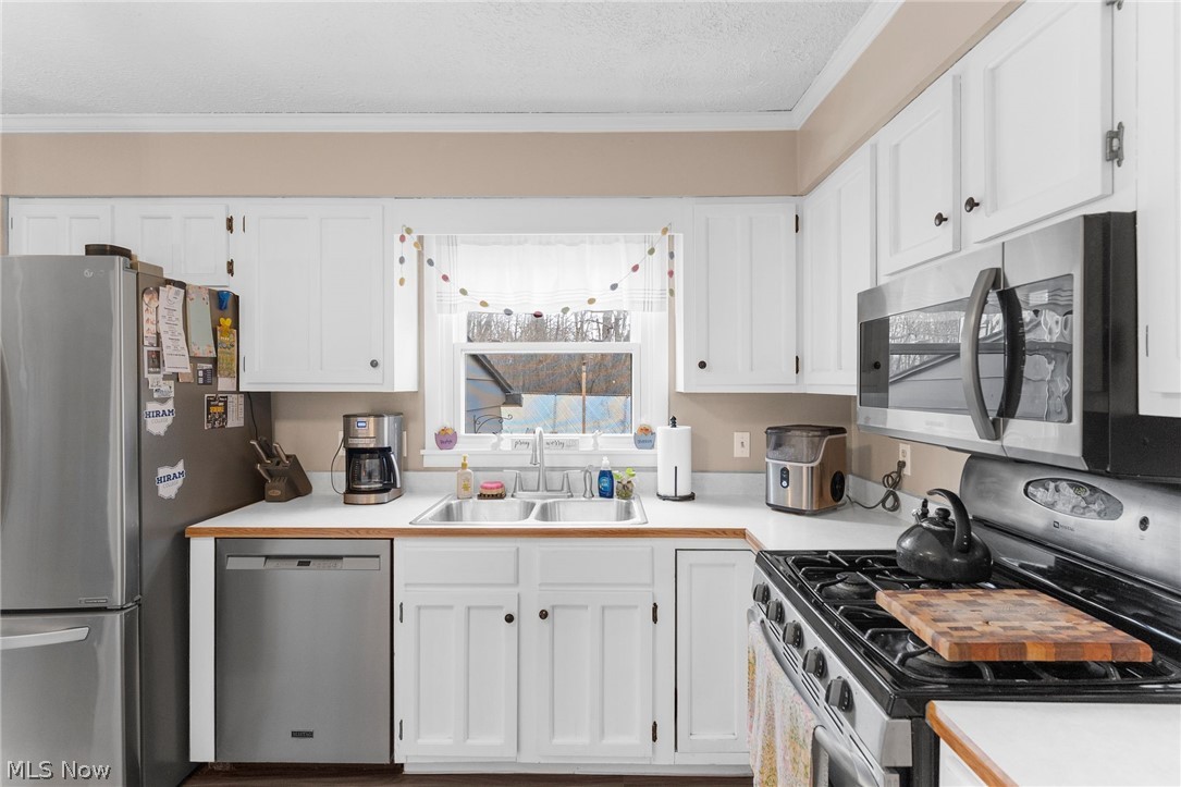 545 Meadowland Court Hubbard OH 44425