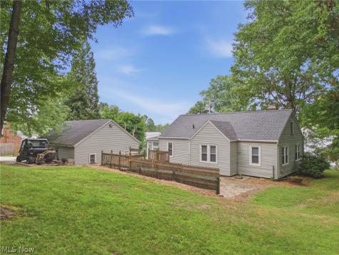 7676 Justus Avenue SW Navarre OH 44662