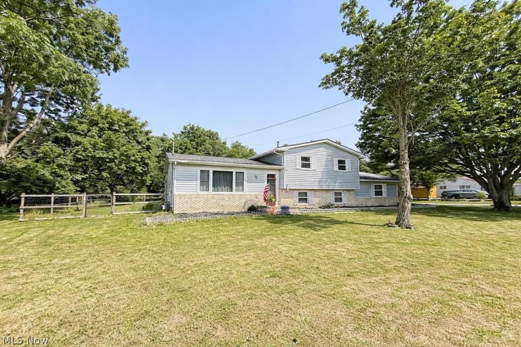 831 N Crestline Street Crestline OH 44827