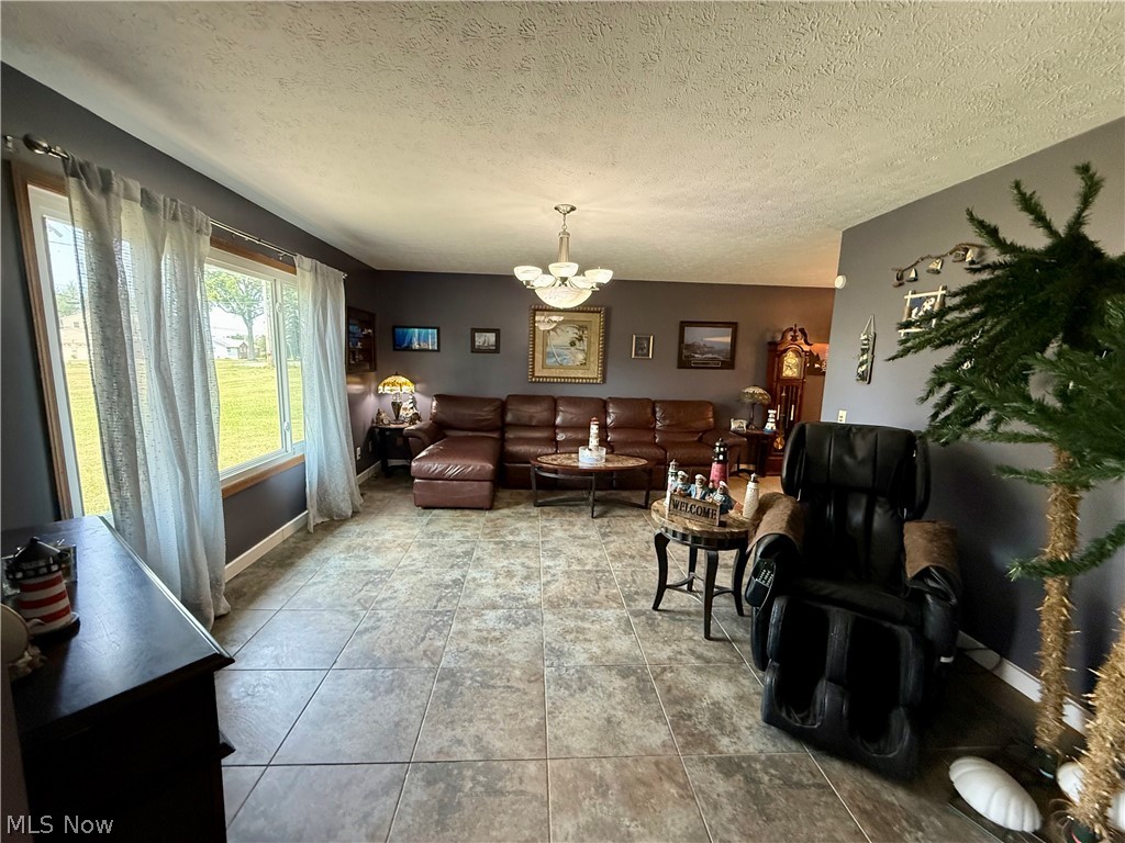 831 N Crestline Street Crestline OH 44827