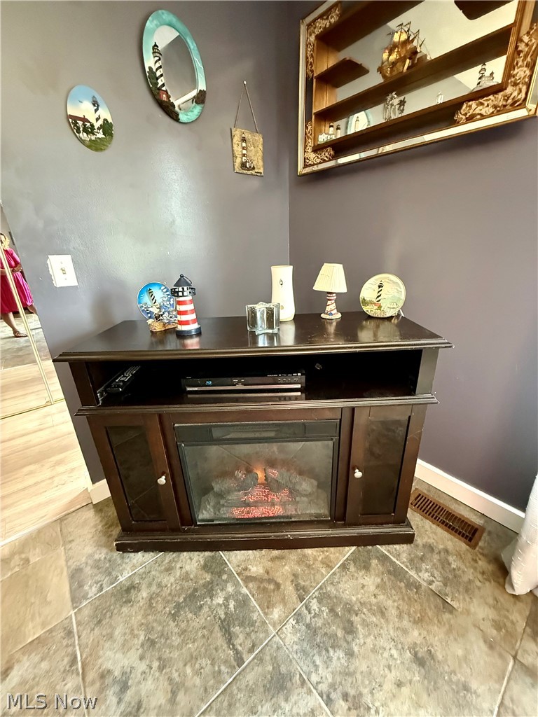 831 N Crestline Street Crestline OH 44827