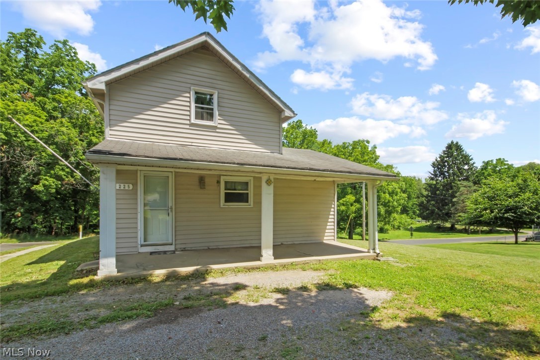 225 Union Street Washingtonville OH 44490
