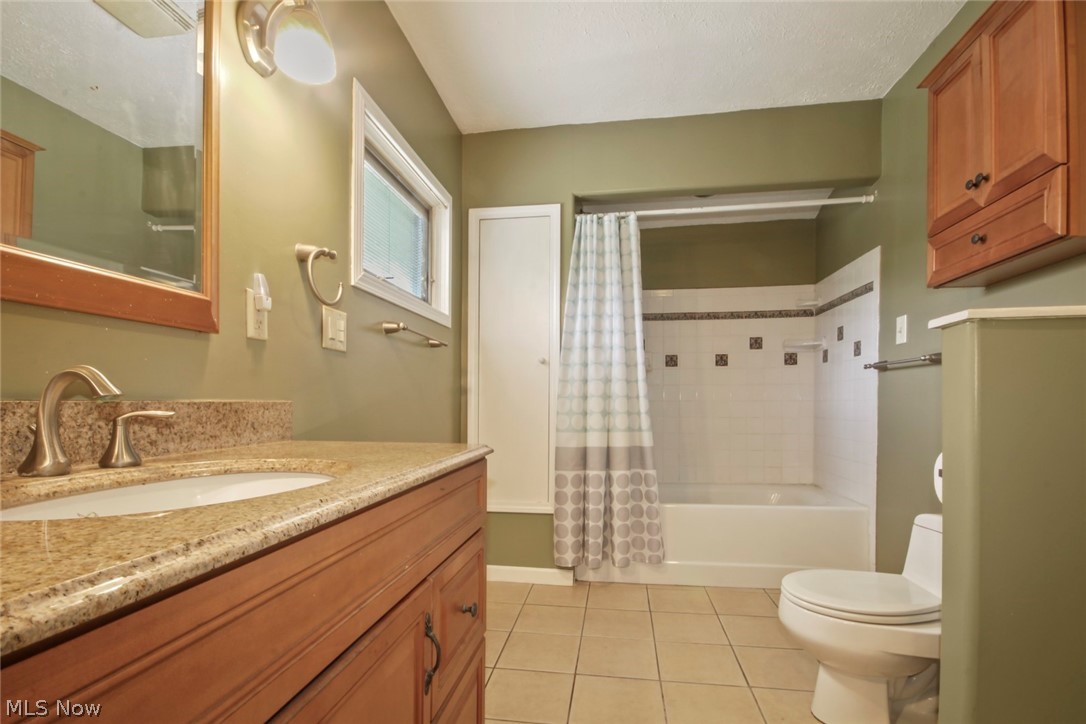 225 Union Street Washingtonville OH 44490