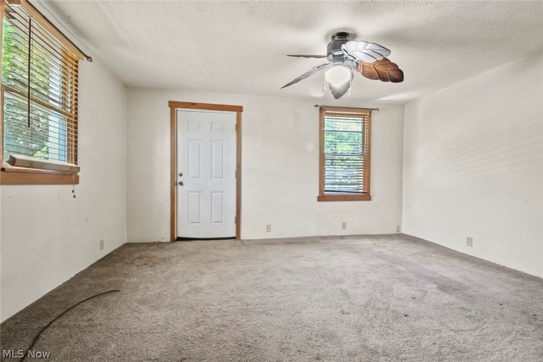 225 Union Street Washingtonville OH 44490