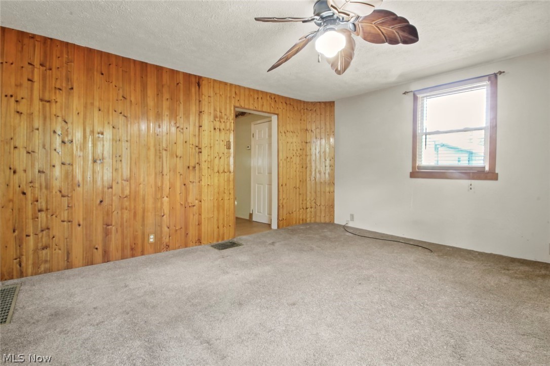 225 Union Street Washingtonville OH 44490