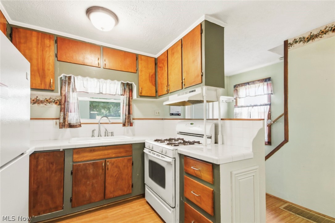 225 Union Street Washingtonville OH 44490