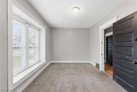 244 Power Street Akron OH 44304