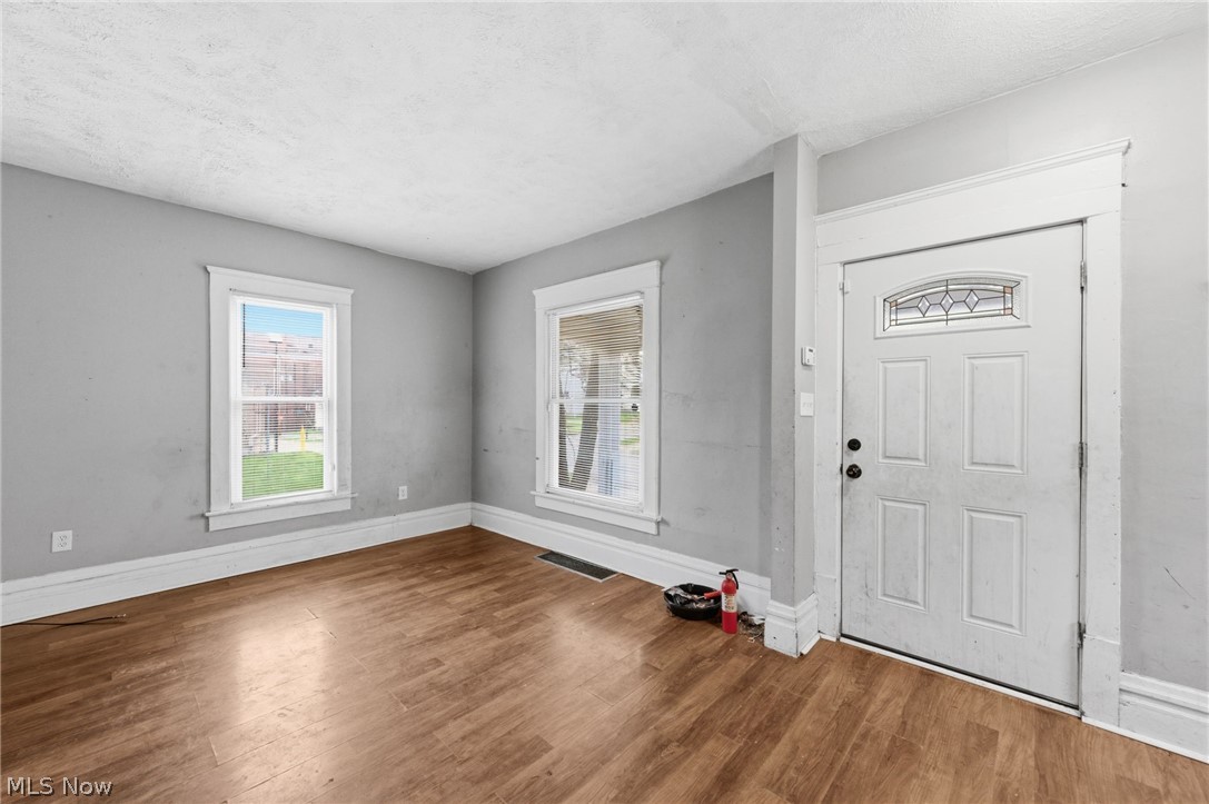 244 Power Street Akron OH 44304