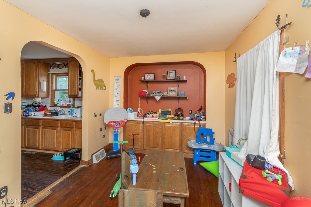 1251 Sawyer Avenue Akron OH 44310