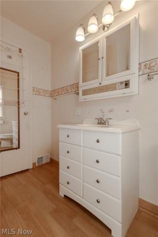 6372 Clearair Drive Mentor OH 44060