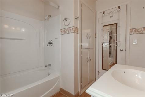 6372 Clearair Drive Mentor OH 44060