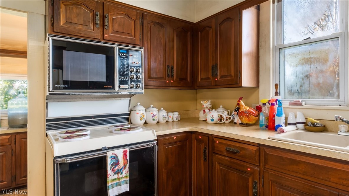 17791 Leatherwood Road Salesville OH 43778