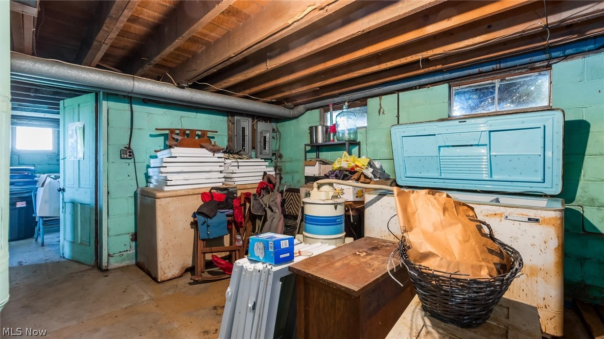 17791 Leatherwood Road Salesville OH 43778