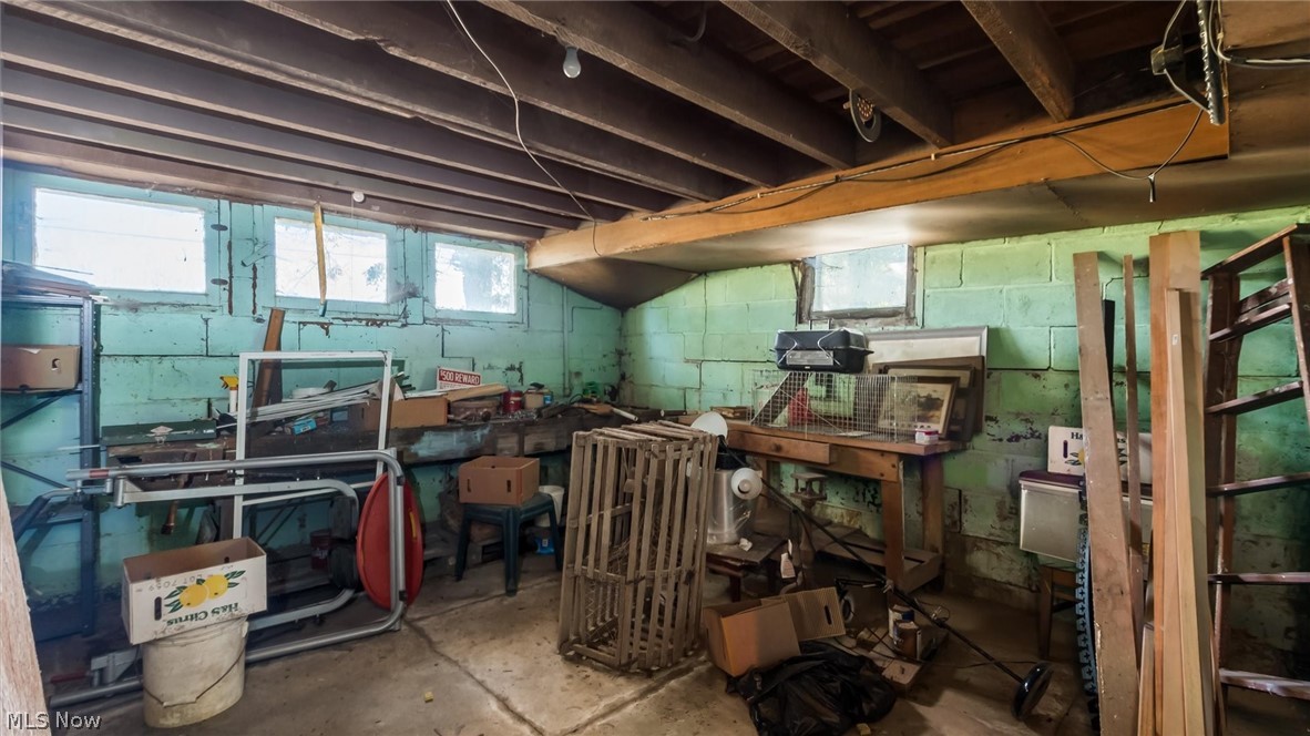 17791 Leatherwood Road Salesville OH 43778