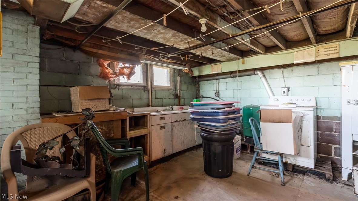 17791 Leatherwood Road Salesville OH 43778