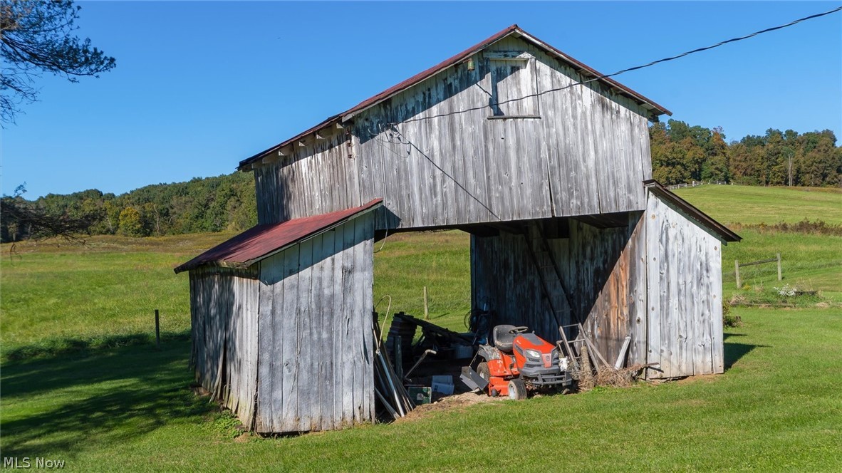 17791 Leatherwood Road Salesville OH 43778