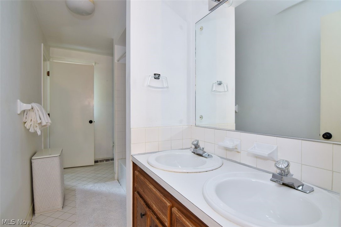 6490 Foxboro Drive Mayfield Village OH 44143