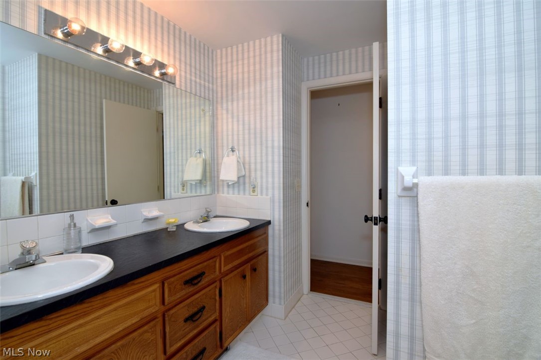 6490 Foxboro Drive Mayfield Village OH 44143