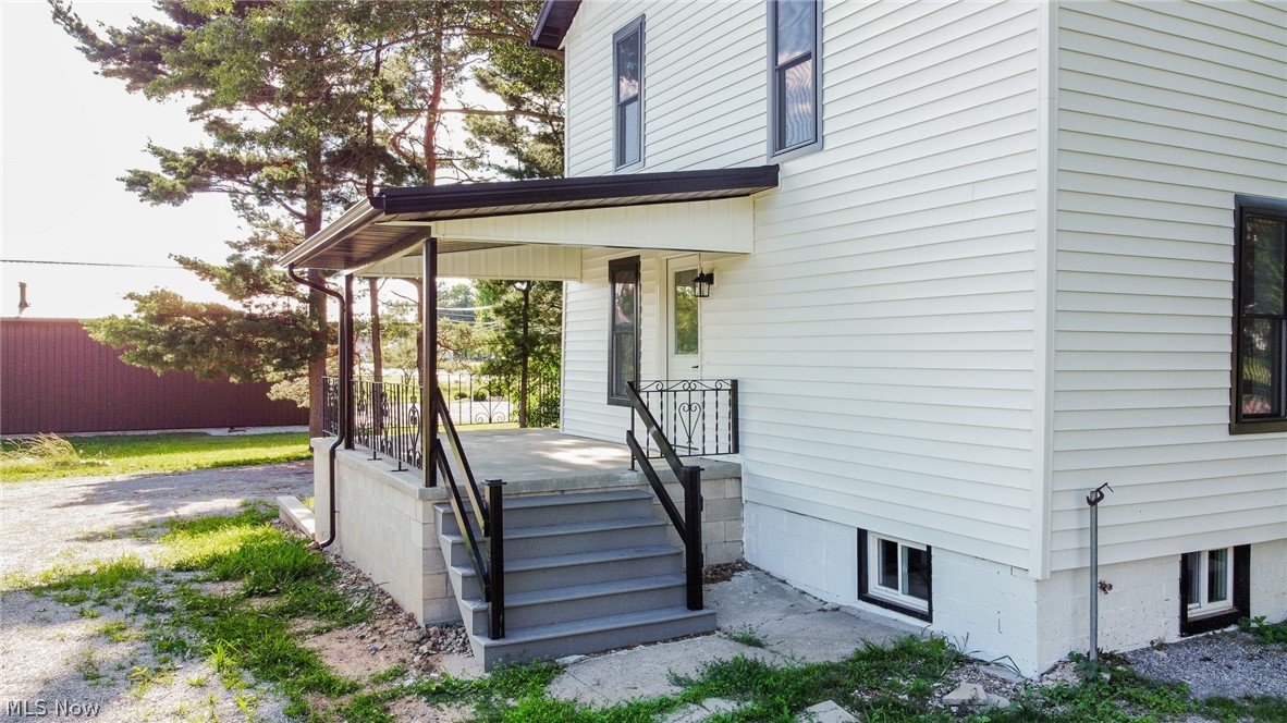 7437 E Lincoln Way Apple Creek OH 44606