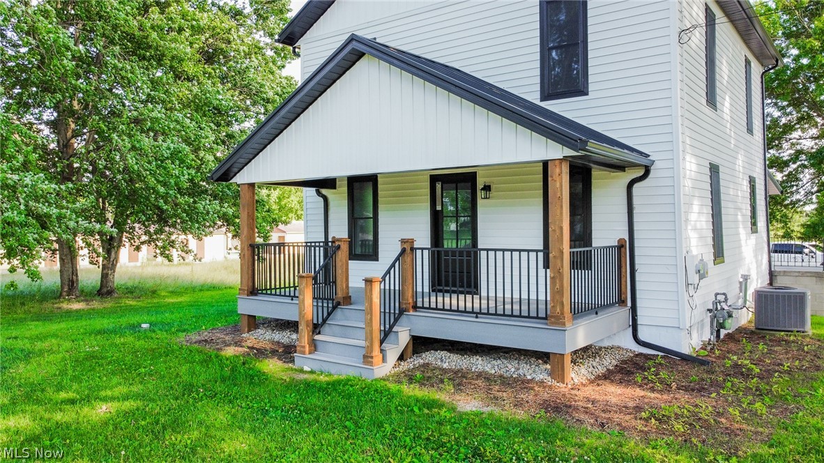 7437 E Lincoln Way Apple Creek OH 44606