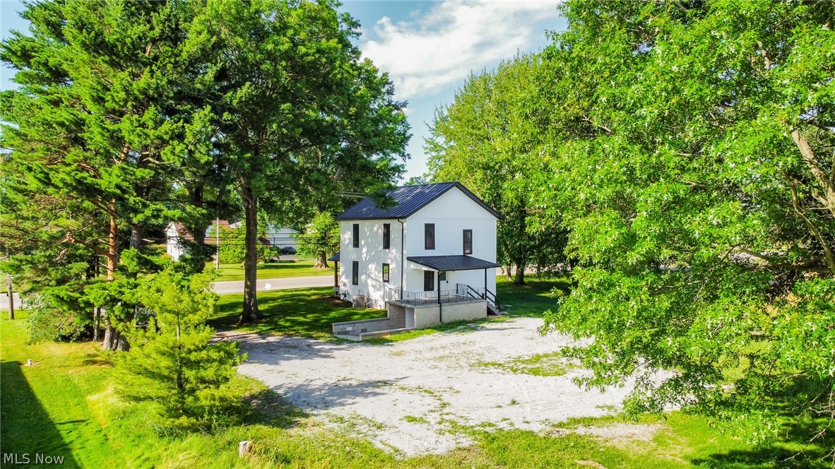 7437 E Lincoln Way Apple Creek OH 44606