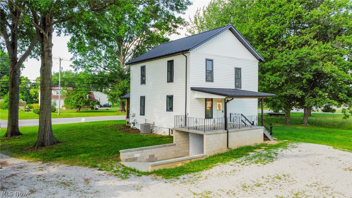 7437 E Lincoln Way Apple Creek OH 44606