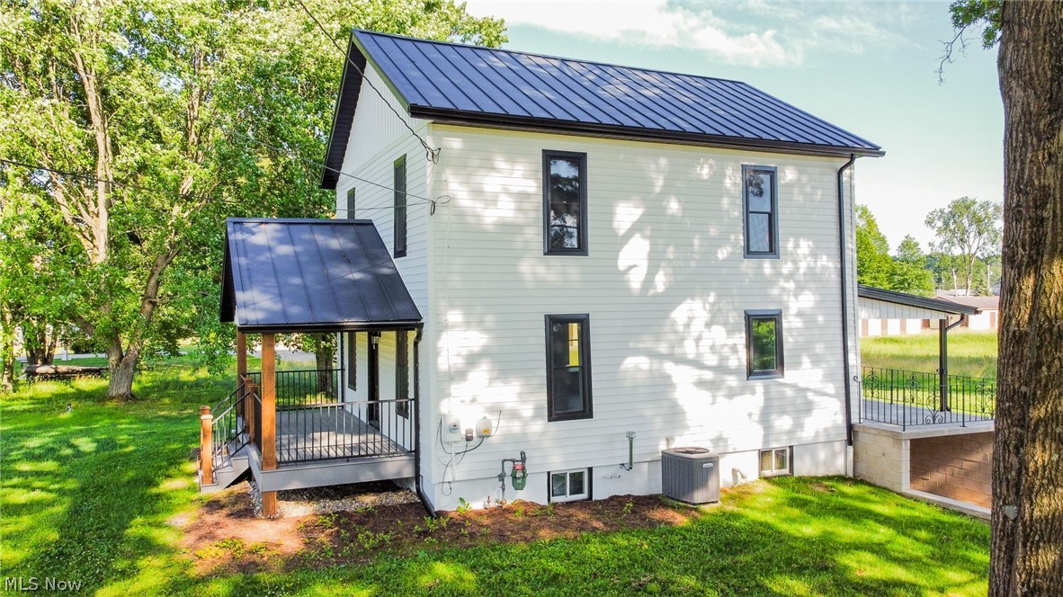 7437 E Lincoln Way Apple Creek OH 44606