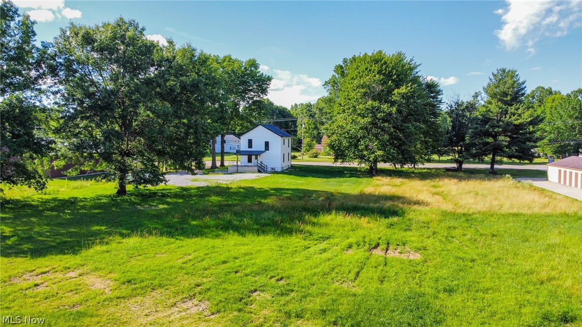 7437 E Lincoln Way Apple Creek OH 44606