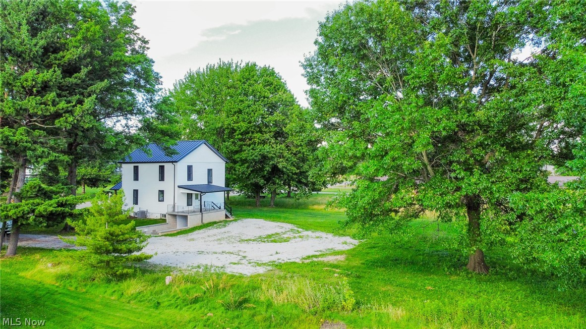 7437 E Lincoln Way Apple Creek OH 44606