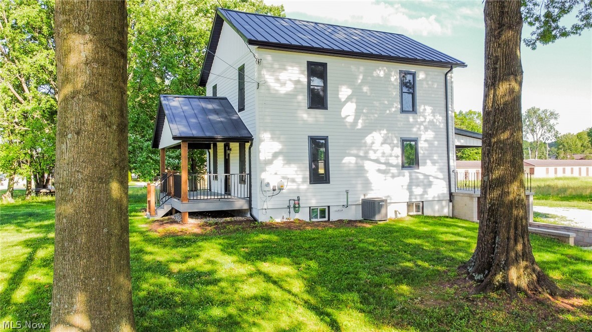 7437 E Lincoln Way Apple Creek OH 44606