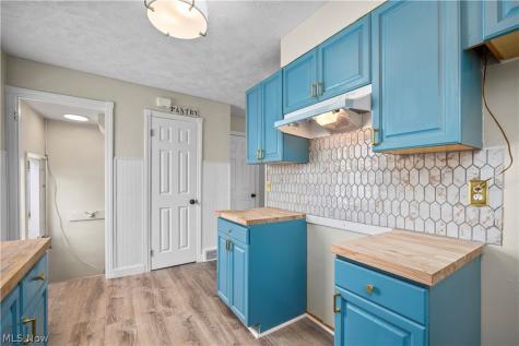 624 Eastern Heights Boulevard Elyria OH 44035