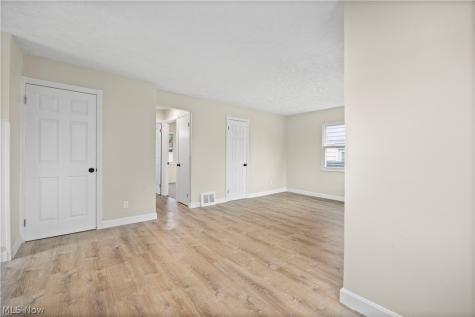 624 Eastern Heights Boulevard Elyria OH 44035
