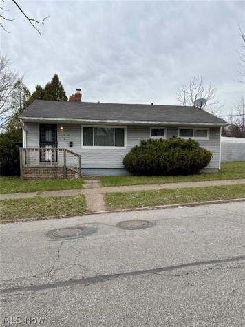 4609 Lee Road Cleveland OH 44128