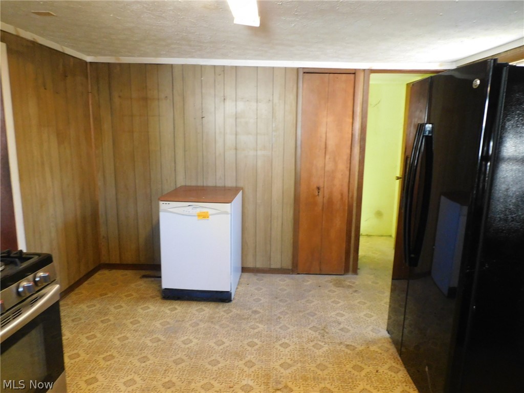 389 Broad Street Conneaut OH 44030
