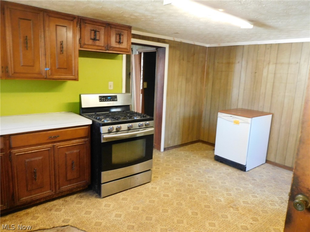 389 Broad Street Conneaut OH 44030