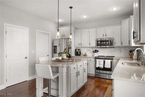 742 Brookside Circle Avon Lake OH 44012