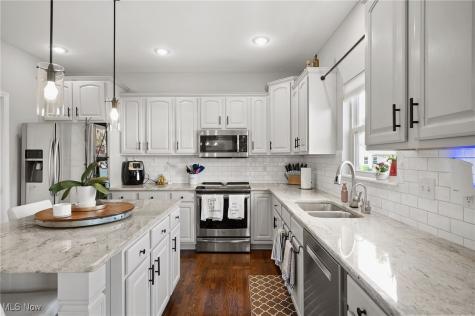 742 Brookside Circle Avon Lake OH 44012