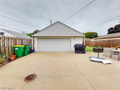 32325 Dickerson Road Willowick OH 44095
