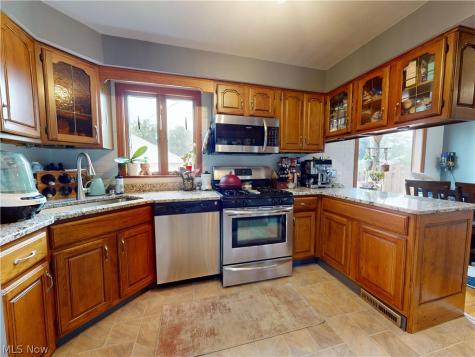 32325 Dickerson Road Willowick OH 44095
