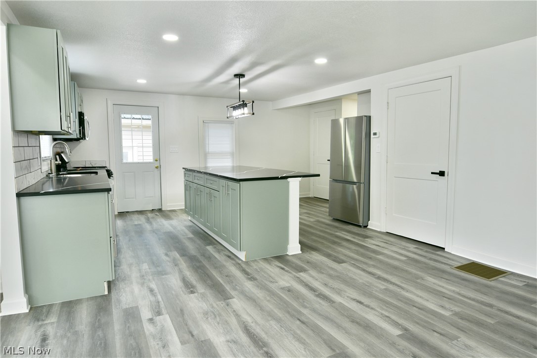 1911 Hubbard Thomas Road Hubbard OH 44425