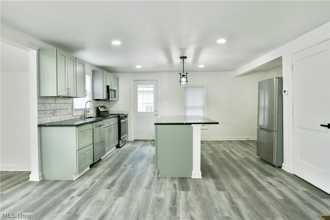 1911 Hubbard Thomas Road Hubbard OH 44425