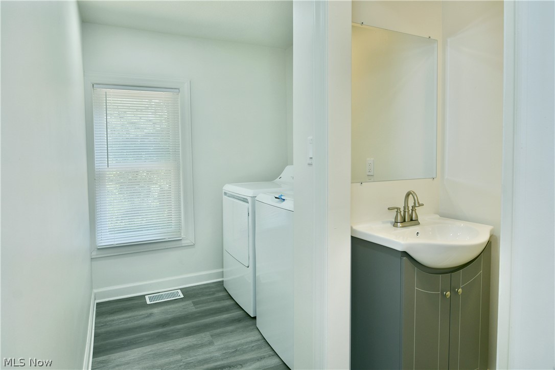 1911 Hubbard Thomas Road Hubbard OH 44425