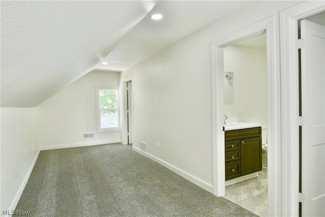 1911 Hubbard Thomas Road Hubbard OH 44425