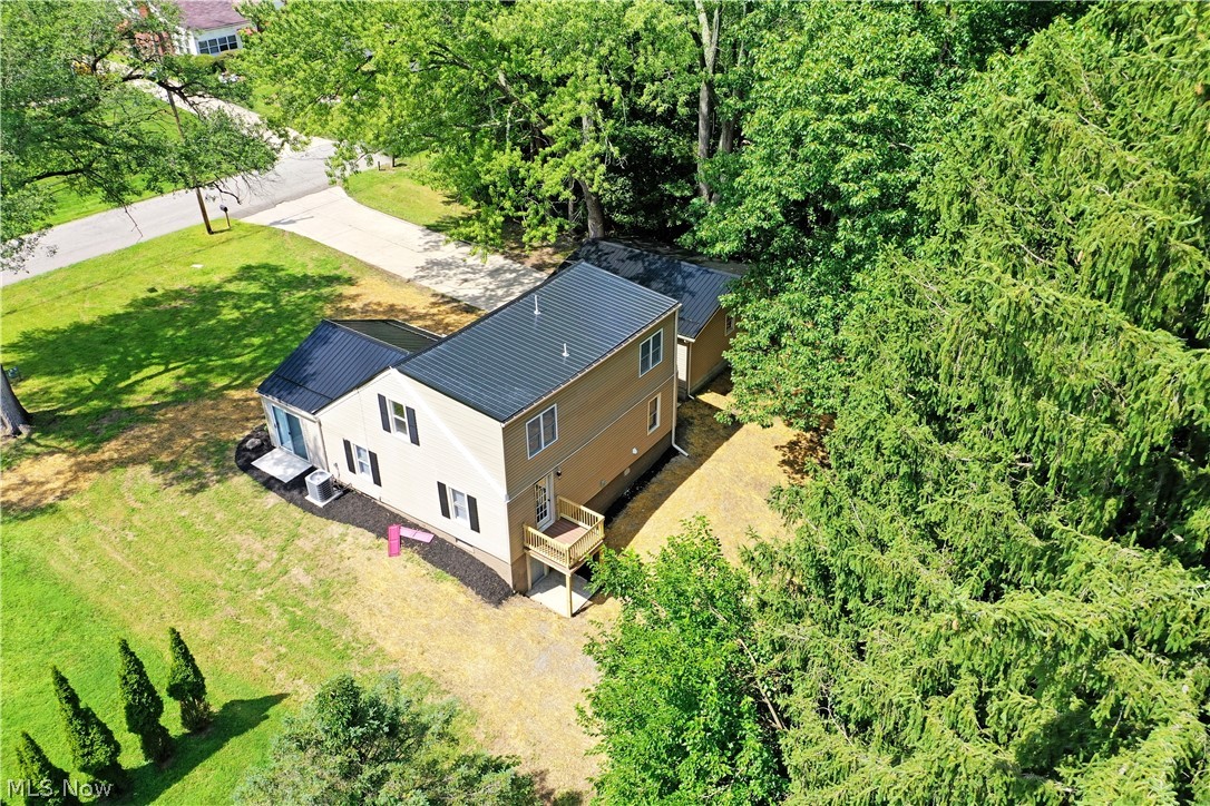 1911 Hubbard Thomas Road Hubbard OH 44425
