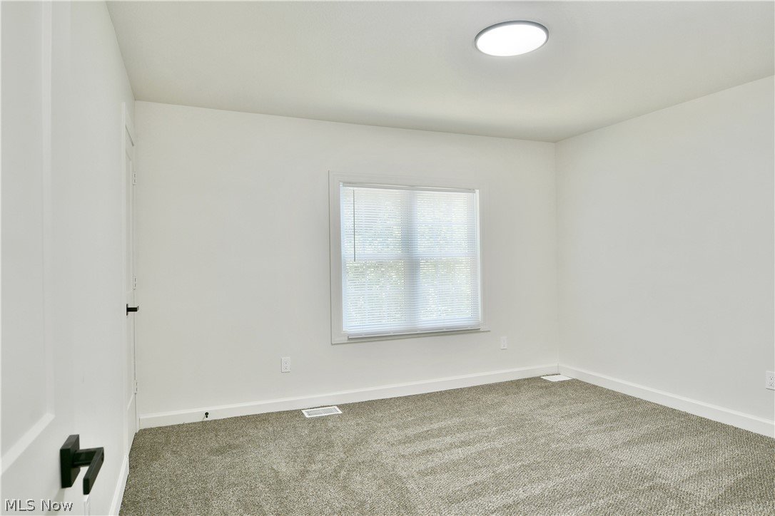 1911 Hubbard Thomas Road Hubbard OH 44425