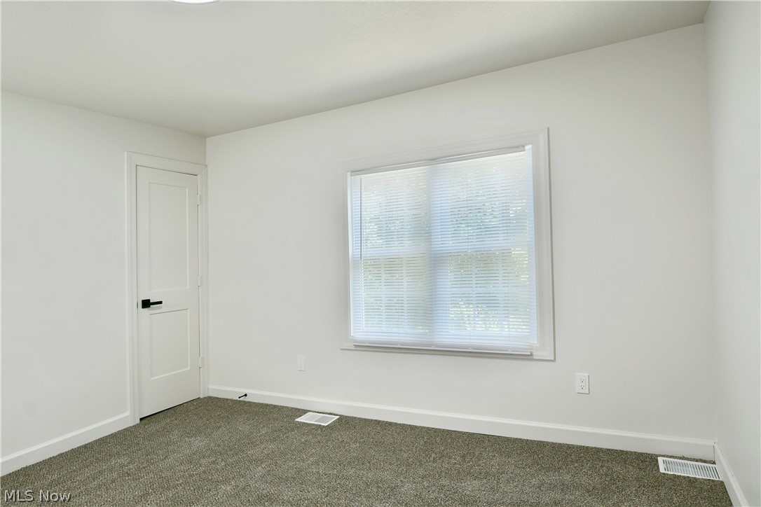 1911 Hubbard Thomas Road Hubbard OH 44425