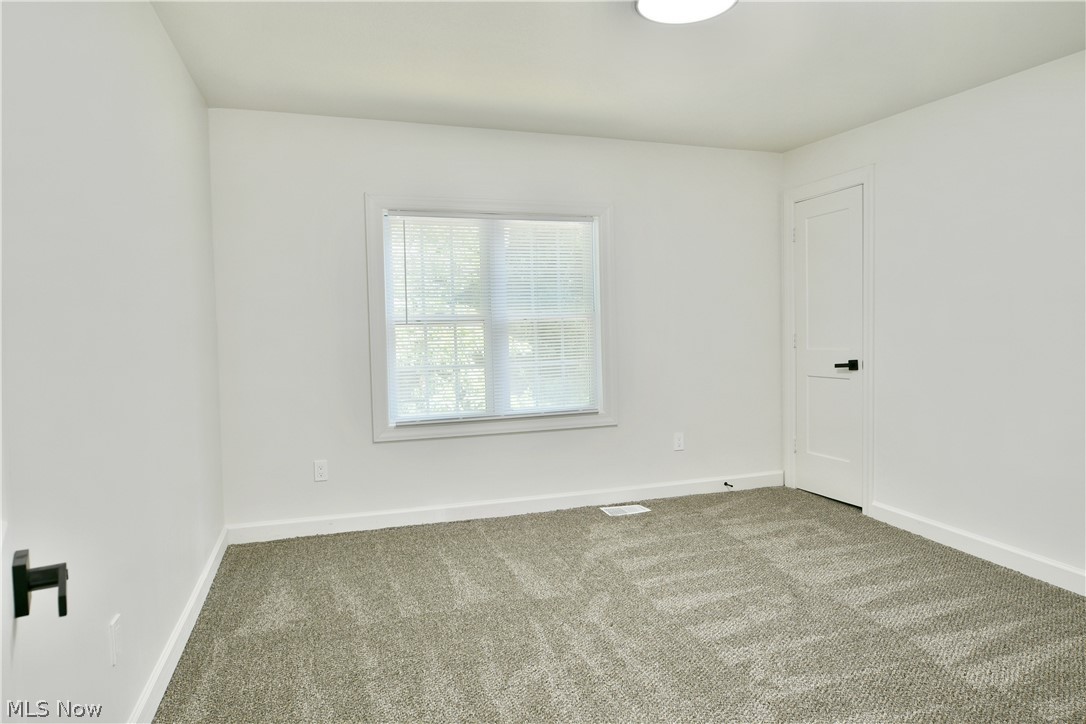 1911 Hubbard Thomas Road Hubbard OH 44425